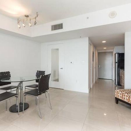 Opera Tower Apartment ไมอามี ภายนอก รูปภาพ