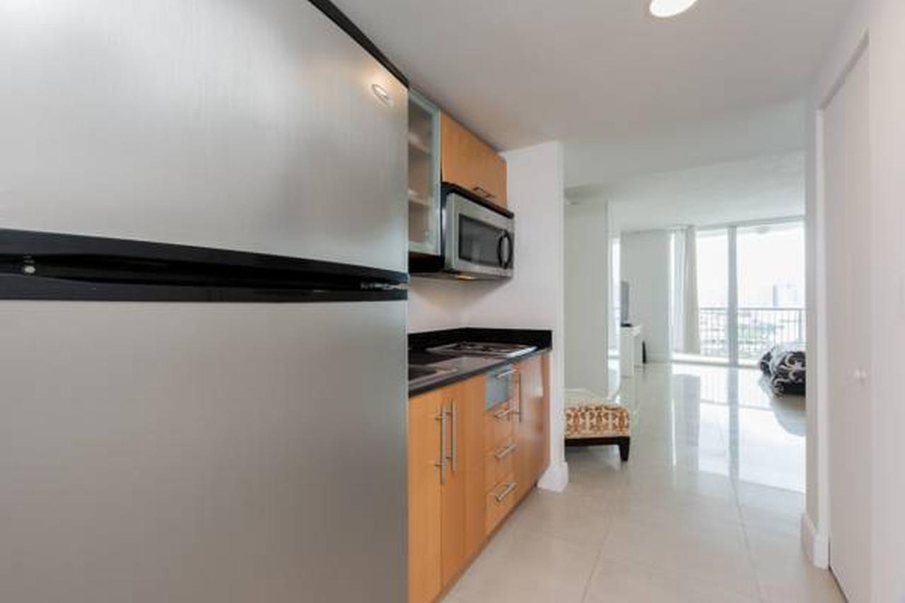 Opera Tower Apartment ไมอามี ภายนอก รูปภาพ