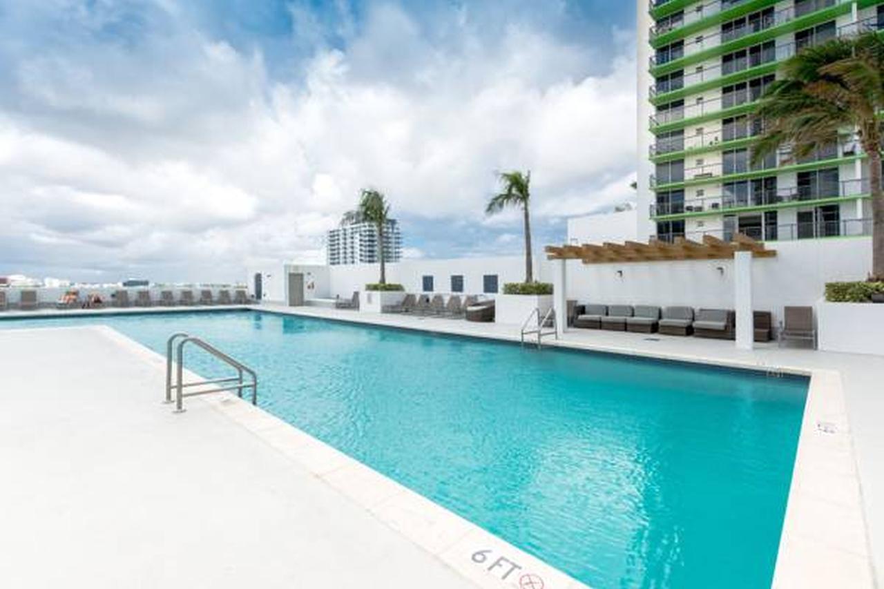 Opera Tower Apartment ไมอามี ภายนอก รูปภาพ