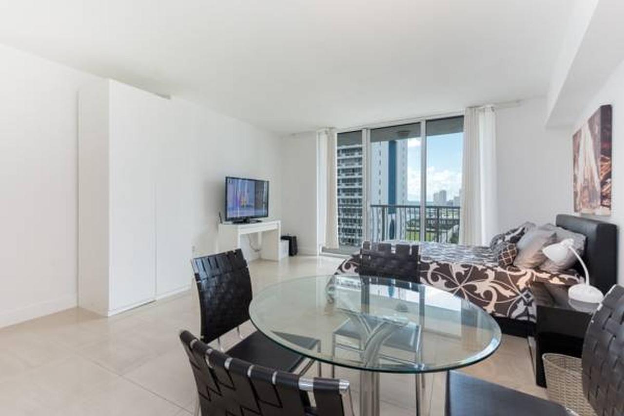 Opera Tower Apartment ไมอามี ภายนอก รูปภาพ